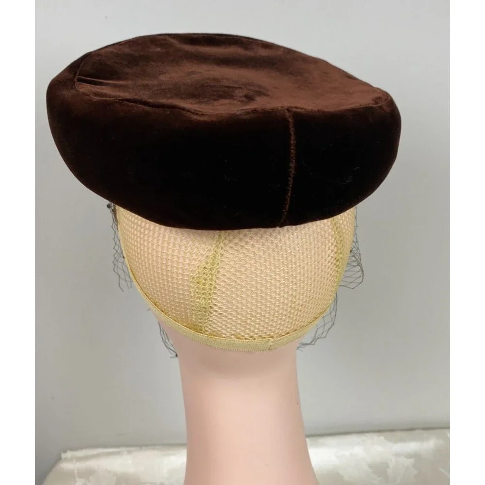 Vtg 1940s 1950s Brown Velvet Half Hat Birdcage Veil Velvet Bow Dotted Net Sz 22